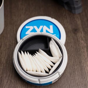 Zyn-containerinzet en -compartiment - 3D-geprinte PLA-organizer voor afgedankte Zyn-nicotinezakjes en compacte accessoires