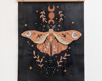 Hemelse nachtvlinder canvas schilderij | Muurkunst maanfase | Heksenachtig botanisch decor | Groot boho schilderij maanvlinder
