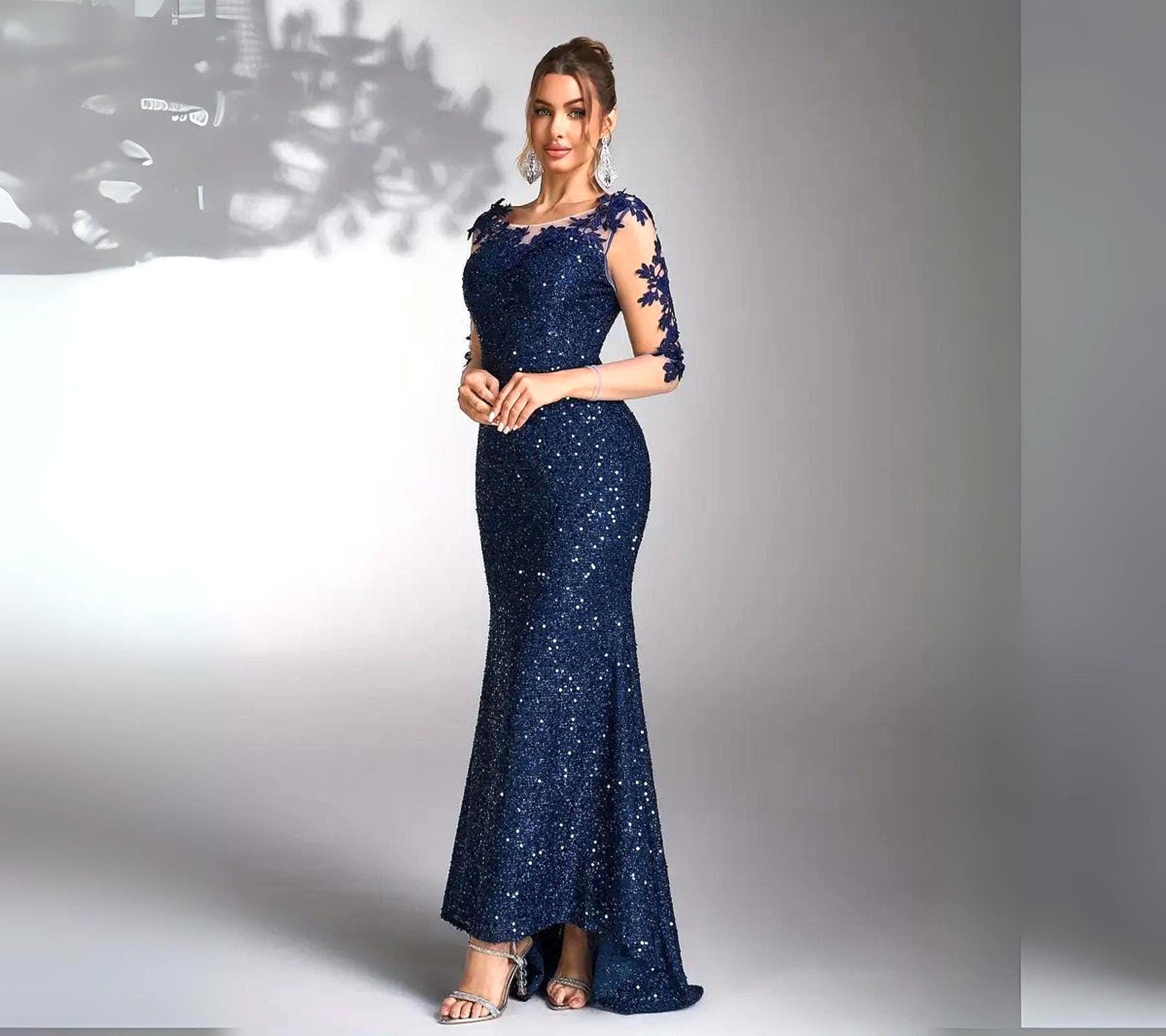 Donna anziana in vestito Italia