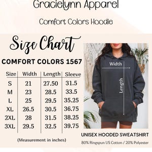 Puede incluir: Sudadera con capucha unisex Comfort Colors gris oscuro con bolsillo delantero, mostrada con una tabla de tallas. La tabla muestra medidas en pulgadas para tallas S a 3XL. La sudadera est&aacute; hecha de 80% algod&oacute;n Ringspun US y 20% poli&eacute;ster. Marca: Gracielynn Apparel.