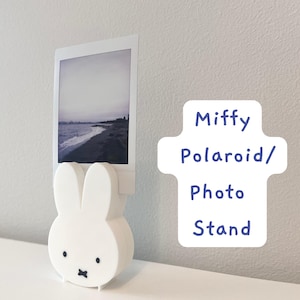 Miffy White Bunny Fotoständer & Polaroid Display Halter | Farbe anpassen | Ursprüngliches Design | Geschenk für Miffy-Liebhaber | 3D Gedruckt