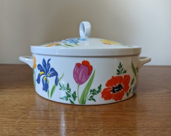 Mid century vintage Tastesetter by Sigma Primavera lidded casserole covered dish floral