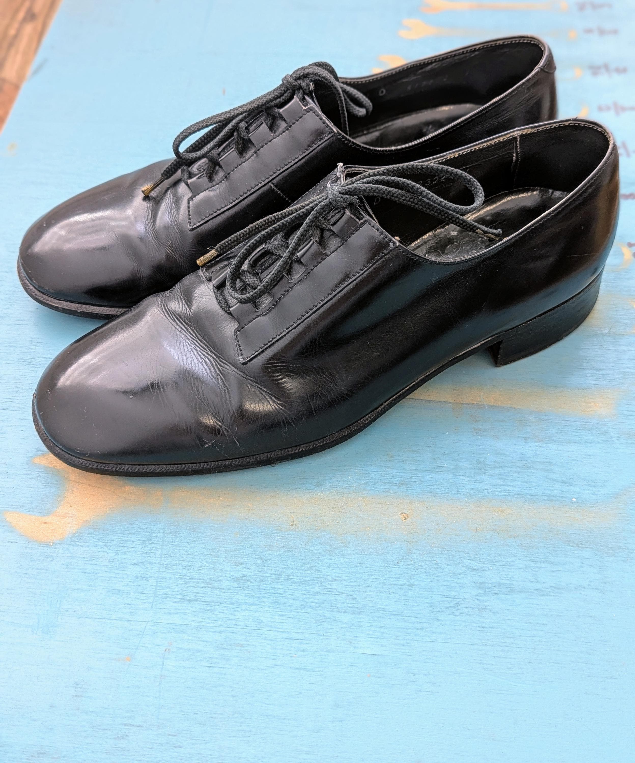 Vintage Silver Wing Bally of Switzerland Black Oxford Laced Shoes