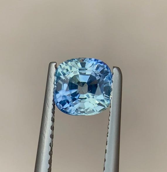 ハイグレード スリランカ ブルーサファイア結晶 ラトナプゥラ県
