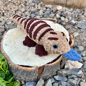 Crochet Blue Tongued Skink Plushie | Bluey Lizard | Removable Tail Bandage | Free Shipping | Ready to Ship