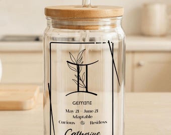 Copo de vidro personalizado com tampa e canudo do zodíaco – presente astrológico personalizado, xícara de café gelado para ela, xícara de signo do horóscopo
