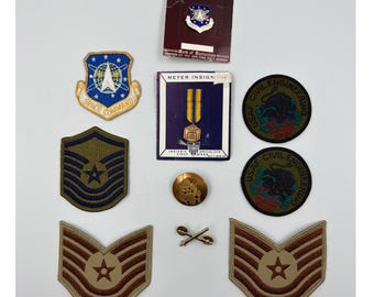 Lot von 10 USAF Militär Abzeichen & Insignia Spacekommando Bautechnik Meyer