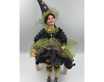 Boneca Bruxa Sentada Vintage da Coleção Katherine - Decoração de Halloween Encantadora para Casa
