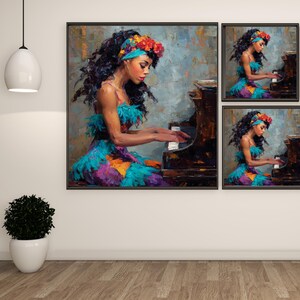 Puede incluir: Un conjunto de tres impresiones art&iacute;sticas enmarcadas. La obra de arte representa a una persona tocando el piano, vestida con un vestido colorido y una diadema floral. La pintura tiene un estilo texturizado e impresionista con una paleta de colores apagados de azules, morados y naranjas.