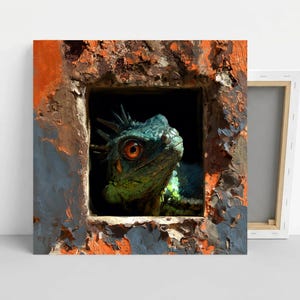 Puede incluir: Un lienzo cuadrado con un marco texturizado de estilo empaste en tonos naranja quemado, gris y marrón. En el centro, una abertura rectangular oscura revela una iguana verde detallada con un ojo naranja prominente y una cresta espinosa.