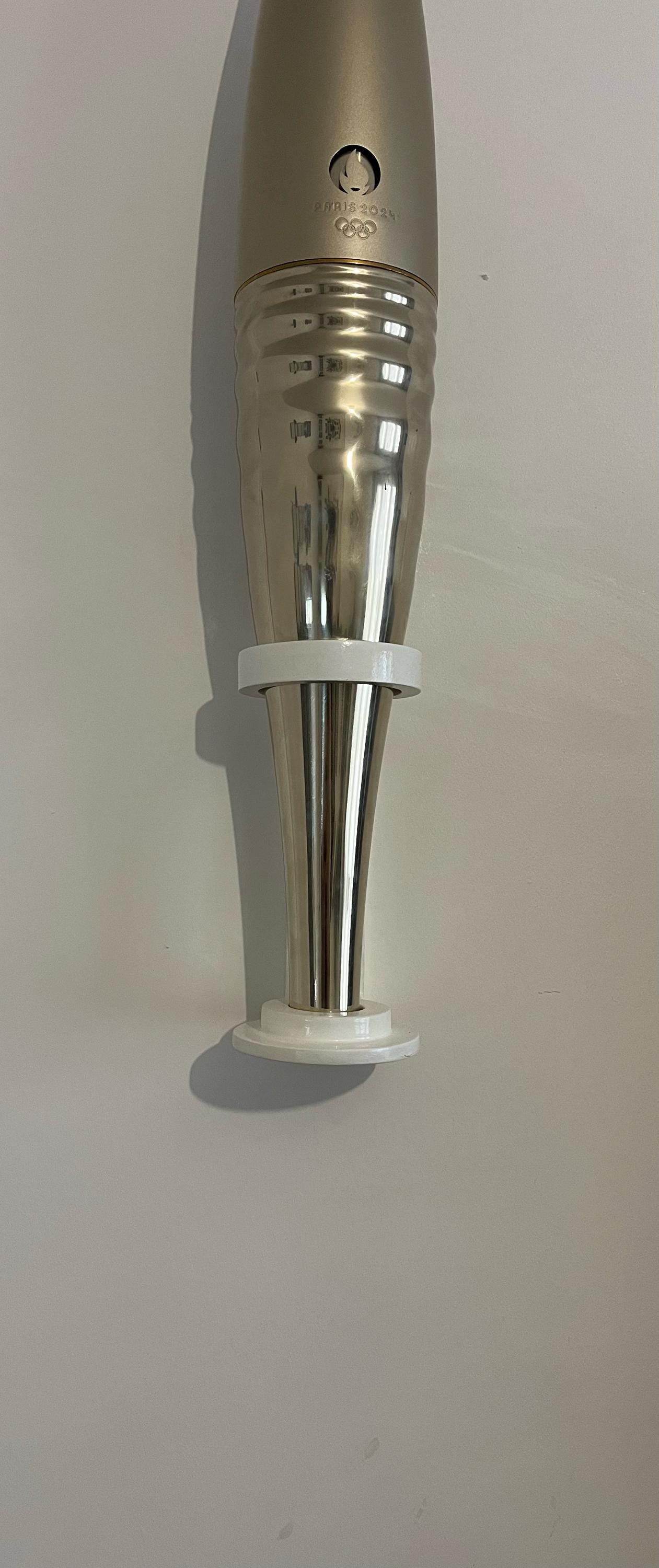 Paris 2024 Olympics Torch Holder – Handcrafted Wood Display - Support de Torche Olympique Paris 2024