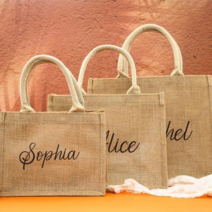 Personalized Bridesmaid Burlap Tote Bags,Custom Bridesmaid Gift Bags,Bridal shower bag,Beach Tote Bag with Name,Bachelorette Party gift bag