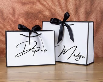Custom Name Bridesmaid Gift Bags - Personalized Wedding Gift Bags- Bachelorette Party Bag- Bridal Party Gift Bag- Thank You Gift Bags