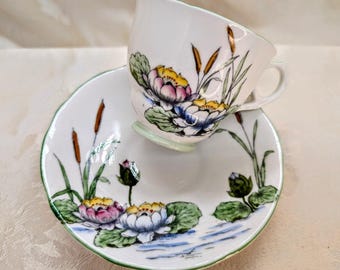 Juego de taza de té y platillo vintage Royal Stafford con escena de nenúfar pintada a mano para exteriores