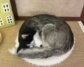 Custom Husky Dog Figurine, Needle Felted Dog Replica, Sleeping Puppy Sculpture, Personalized Memorial Gift