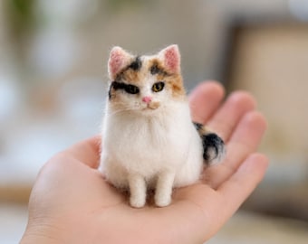 Custom Needle Felted Cat Portrait, Handmade Mini Wool Sculpture, Realistic Kitten Gift