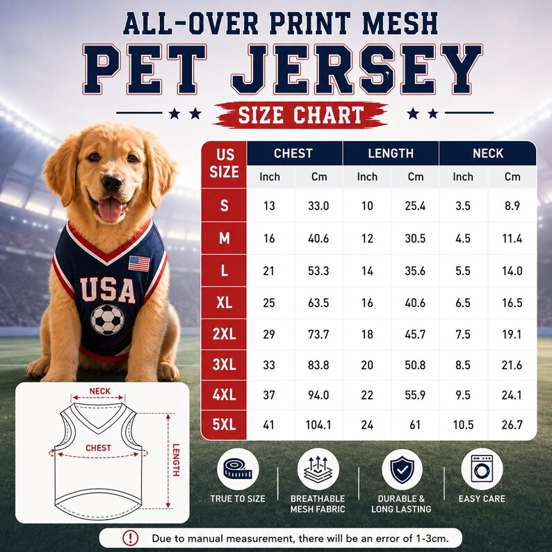 K&ouml;nnte beinhalten: Ein dunkelblaues, rotes und wei&szlig;es Netz-Trikot f&uuml;r Haustiere mit Fu&szlig;ballgrafik und USA-Schriftzug. Das Bild enth&auml;lt eine Gr&ouml;&szlig;entabelle mit Ma&szlig;en in Zoll und Zentimetern f&uuml;r die Gr&ouml;&szlig;en S bis 5XL sowie Symbole f&uuml;r atmungsaktiven Stoff und Pflege.