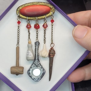 Mini Vampire Kit - Czerwony- Chatelaine - Broszka - Mad Dash Studio