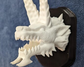 Monster Hunter Zinogre inspired wall trophy lamp to decorate your room: bedroom, playroom or office