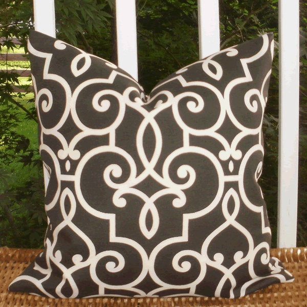 Home Decor Outdoor Pillow: Decorative 18 X 18 Pillow Cover in HGTV Onyx Treillage Design