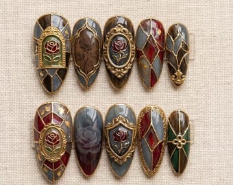 Ręcznie robione dociskane paznokcie | Gotycka sztuka witrażowa | Królewskie wzory reliefowe z różą i złotem