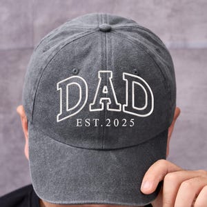 Personalized Dad Embroidered Hat | Custom Grandpa Hat with Est Year | Vintage Baseball Cap for New Dad | Father&#39;s Day Gift for Dad, Papa