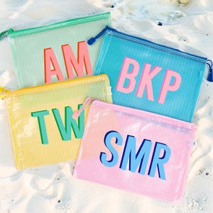Personalized Bridesmaid Beach Pouch,Waterproof Pool Bag,Shadow Monogram Pool Bag,Bridesmaid Gift Bag,Bachelorette Bridal Party Favor,Wedding