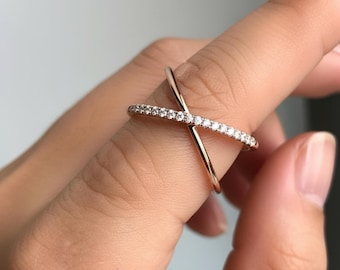 Criss Cross Minimalist Ring, Round Moissanite Diamond Wedding Ring, 14K Gold X Shape Ring, Crossover Engagement Ring, Valentine's Gift Ring