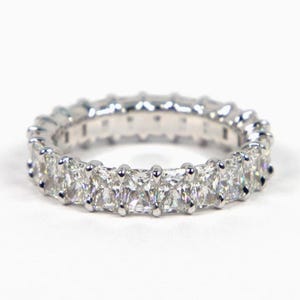 3x2 MM Radiant Cut Moissanite Diamond Full Eternity Band, 14K White Gold Engagement Band, Women&#39;s Stackable Band, Wedding Anniversary Gift