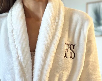 Personalized White Embroidered Plush Bathrobe – Custom Monogrammed Womens Robe