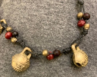 Enkelbandje Tibetaanse tempelbel: handgeknoopte messing bellen, verstelbaar