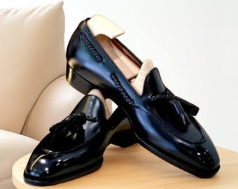 Op maat gemaakte premium kwaliteit zwart leren instappers met kwastjes loafers schoenen, trouwschoenen