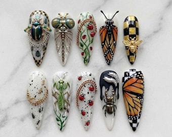 Insectenpers op nagels, vlinderkevernagels, entomologie kunstnagels, monarchvlinder luxe handgemaakte persnagels