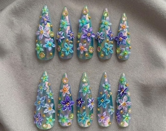 Pastelbloemenpers op nagels, iriserende 3D-bloemnagels, Fairycore-nagels, handgemaakte acrylnagels, lentebloemennagelset