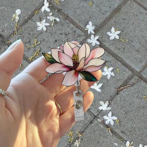 Magnolia Flower Badge Reel, Elegant Floral ID Holder, Retractable Clip, Floral Medical Badge, Nurse Accessories, Birthday Gift, Gift for Her