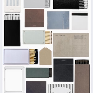 Peut inclure: Une collection de boîtes d'allumettes et une carte postale. Les boîtes d'allumettes sont de différentes couleurs, dont le noir, le marron et le bleu, certaines présentant des motifs à rayures. La carte postale porte l'inscription "POSTCARD".