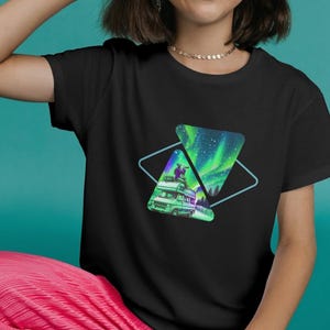 Northern Lights T-Shirt -  Campervan Aurora Borealis Tee - Adventure Travel Shirt for Photographers & Van Life Explorers