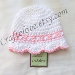 Crochet baby girl hat - Crochet baby hat - White/Sweet pink flower Baby Girl Hat - Newborn photo prop - Baby girl shower gift
