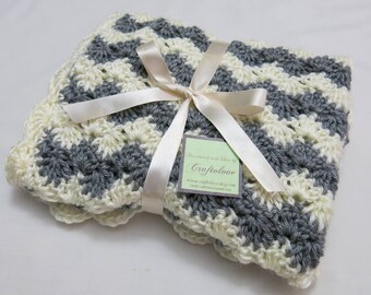 Crochet baby blanket- Baby Boy Blanket- Baby girl blanket- baby blanket Crib size Off-white/Silver grey Shell Waves -Unisex baby shower gift