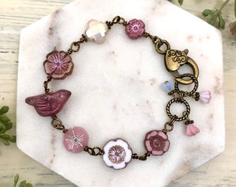 Pink Bird and Flowers Czech Glass Beaded Bracelet, Chunky Beads, Vintage Style, Botanical Jewelry, Boho Birdie Jewelry, Gift for Her