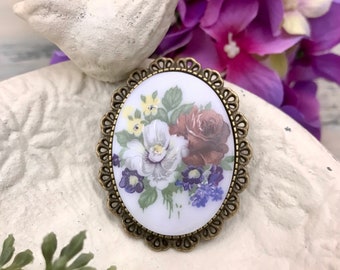 Beautiful Large Floral Bouquet Cameo Brooch, Spring Flowers, Big Floral Lapel Pin, Vintage Style, Classic Cameo, Statement Jewelry