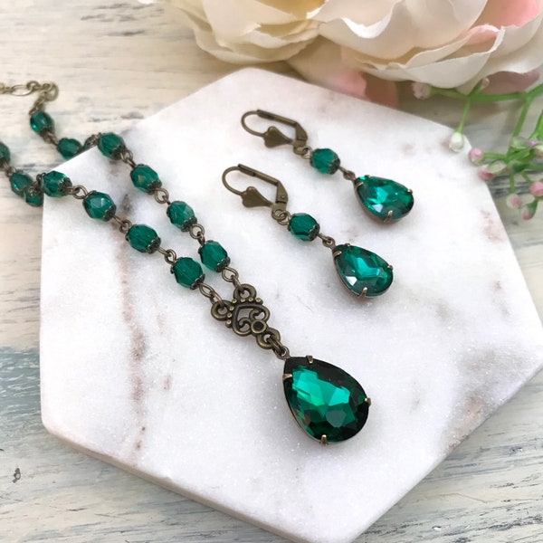 Emerald Green Women's Teardrop Necklace and Earring Set, Elegant Beaded Jewelry, Vintage Style, Mother of the Bride, Prom, Formal Dance