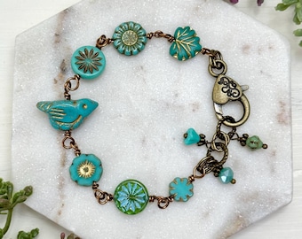 Teal Green Bird Czech Glass Women’s Beaded Bracelet, Gold Wash, Chunky, Vintage Style, Botanical Jewelry, Birdie Jewelry