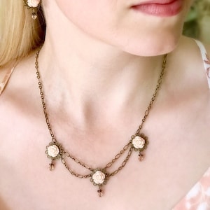 Light Peach Rose Flower Women’s Necklace, Botanical Necklace, Peach Rose Jewelry, Romantic Floral Jewelry, Vintage Style