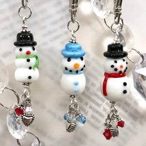Snowman Zipper Pull, Snow, Holiday Charm, Christmas Purse Pull, Bag Clip, Backpack Decoration, Clip on Charm, Snowman Clip, Winter Charm