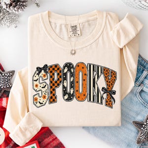 T-shirt à manches longues « Spooky Season », cadeau d'Halloween, T-shirt fille Comfort Colors® pour Halloween, T-shirt à carreaux « Spooky Season », T-shirt vintage « Spooky Season »