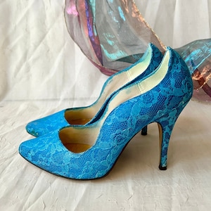 Vintage 80s high heels in ultra blue with lace overlay