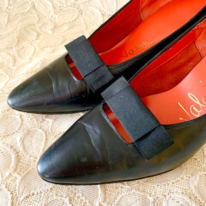 Vintage 60s Shoes Pumps, Bow, Leather, Grosgrain Ribbon, Rockabilly Pin Up Rockabella image 5