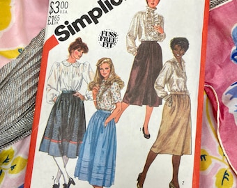 Vintage Sewing Pattern, Skirts, Midi Length, 24" Waist, Simplicity, Complete with Instructions