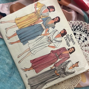 Vogue Sewing Pattern, Dresses, Deep V, Factory Folded, Complete with Instructions, Vogue #1131